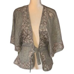 JOOLAY Open Front Kimono Style Blouse with Tie Closure Embroidered Detail Small